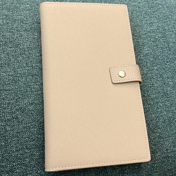 🆕 Sienna Olivia Leather Travel Wallet - Picture 4 of 6